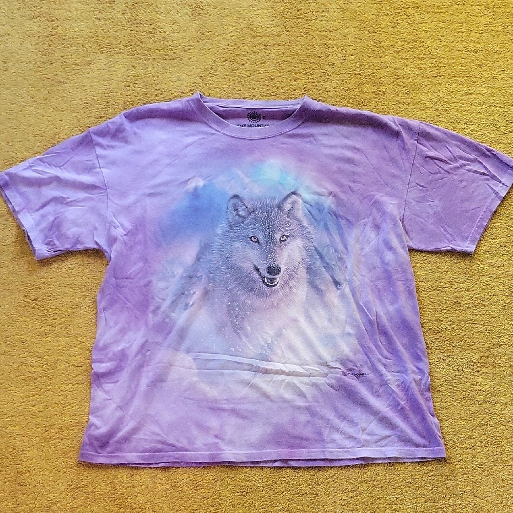 The Mountain Lavender Wolf T-Shirt. Men's XL.